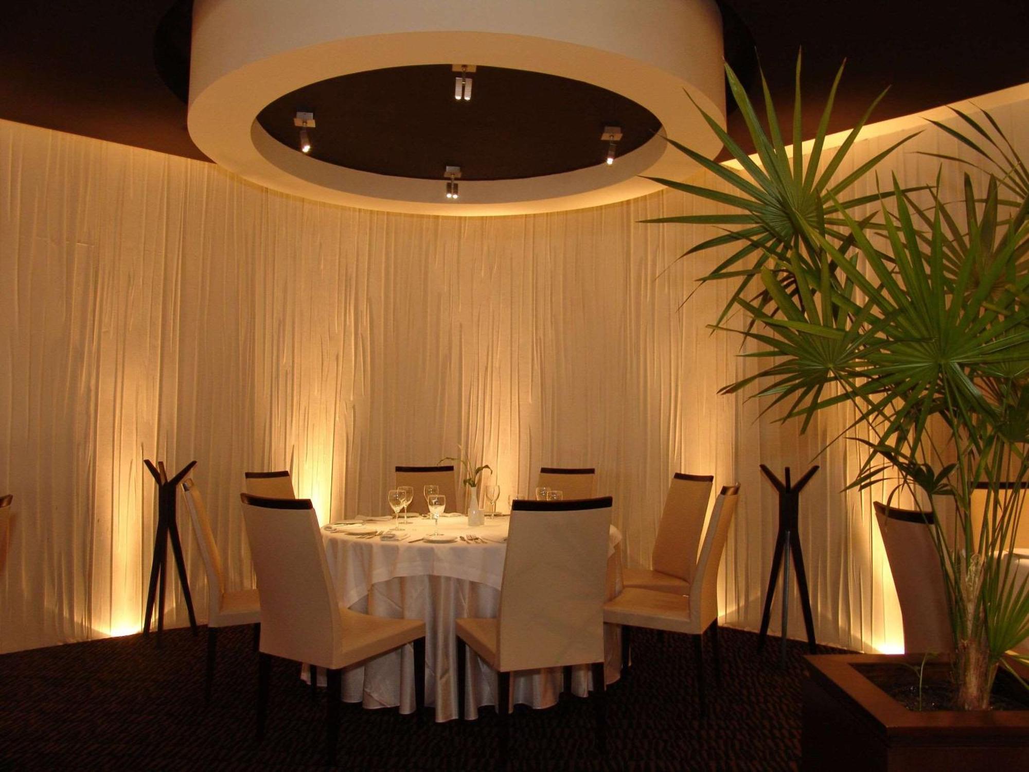 Radisson Paraiso Hotel Città del Messico Esterno foto Restaurant "La Table d'Or"