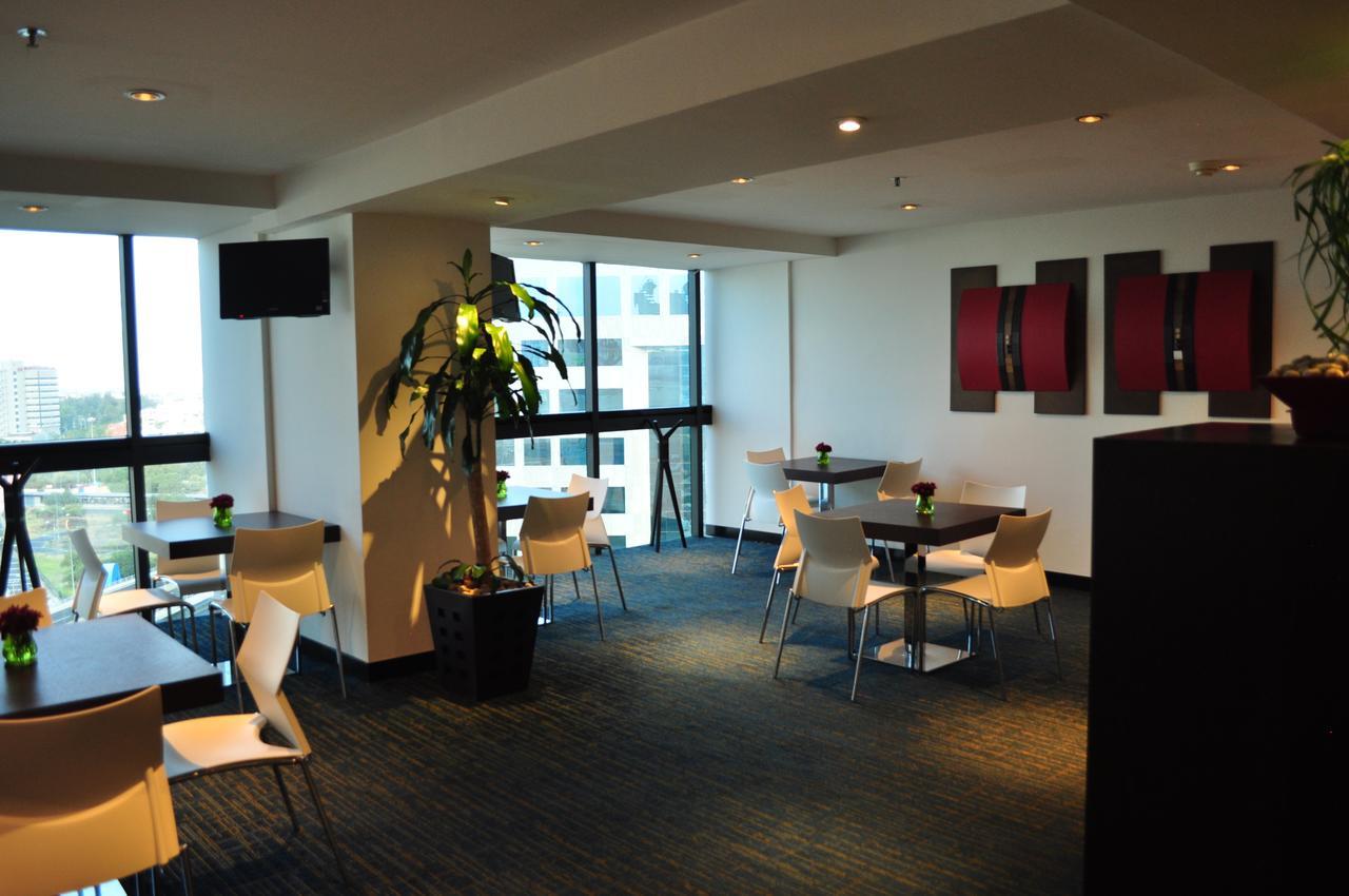 Radisson Paraiso Hotel Città del Messico Esterno foto The lounge at the airport